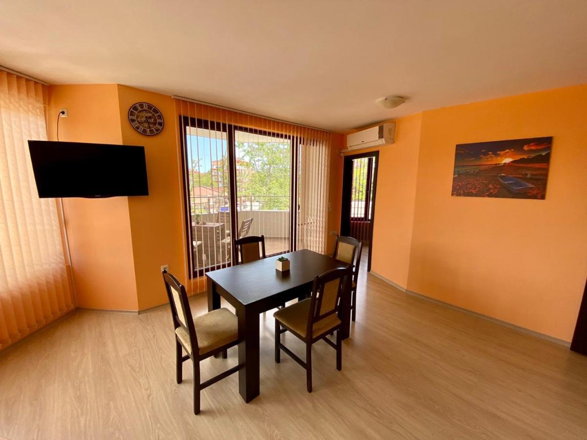 Cozy Apartment In The Center Of Primorsko Eksteriør bilde